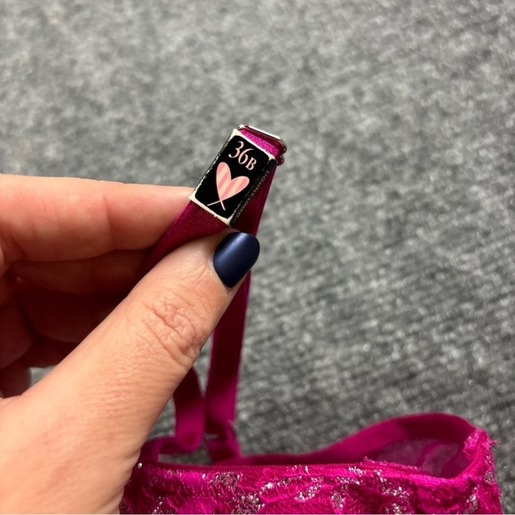 VICTORIA’S SECRET Women’s Dream Angels lined Demi Fuchsia/Silver Lace NWOT 36B - Picture 3 of 5